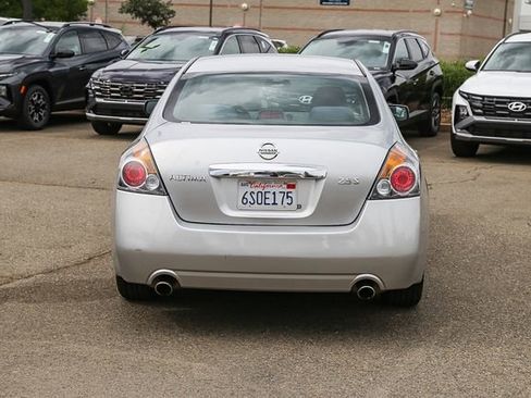Used 2010 Nissan Altima 2.5 S FWD image 4