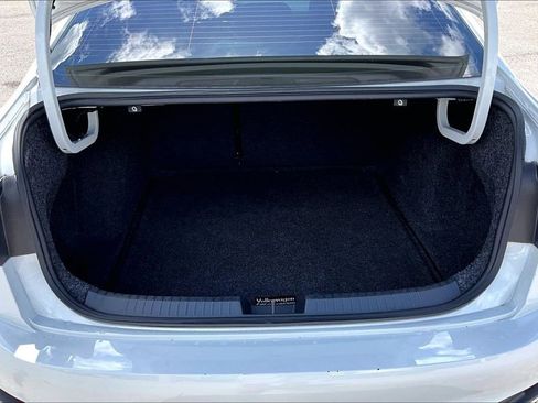 Certified 2022 Volkswagen Jetta SEL FWD image 15