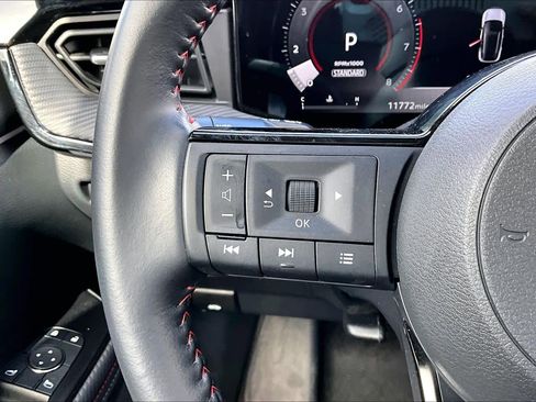 Certified 2025 Nissan Kicks SR image 23