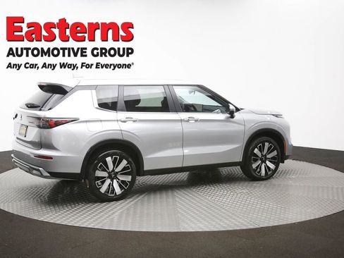 Used 2025 Mitsubishi Outlander SE AWD/4WD image 44