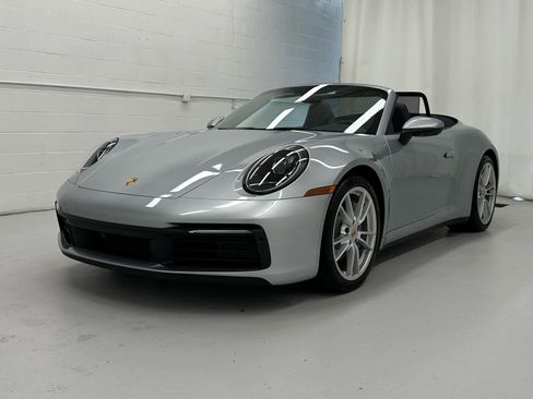 Used 2022 Porsche 911 Carrera RWD image 4
