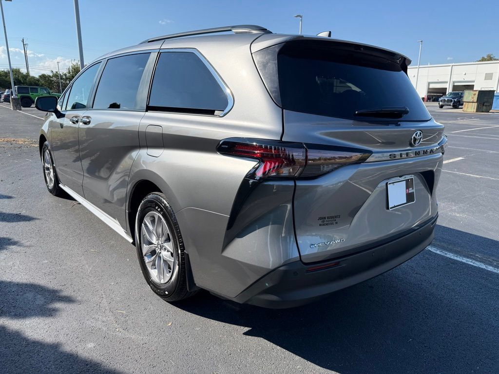 Certified 2026 Toyota Sienna XLE AWD/4WD image 4