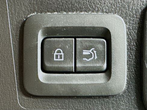 Used 2025 MAZDA CX-50 AWD 2.5 S w/ Premium Package image 31