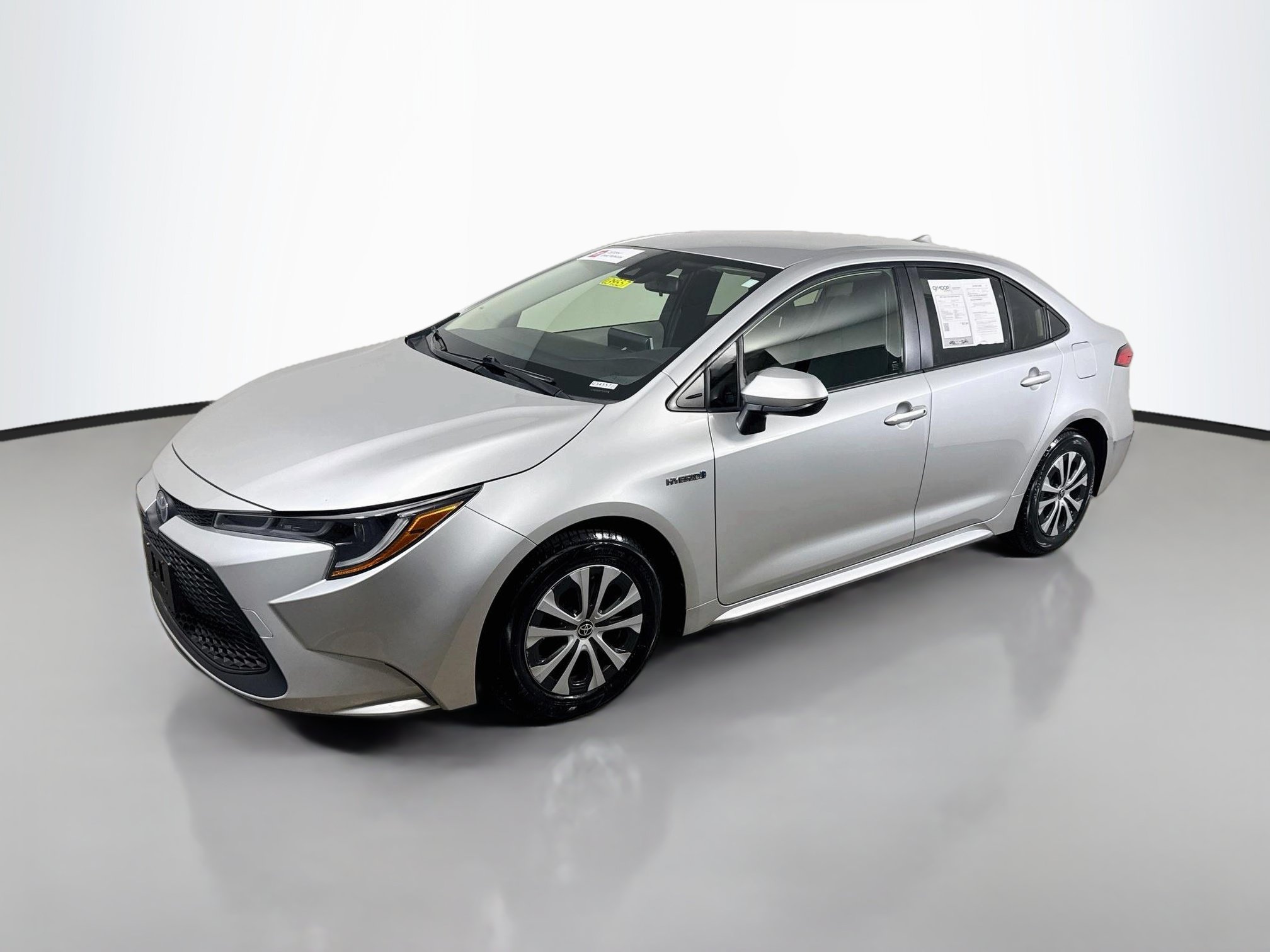 Used 2020 Toyota Corolla LE FWD image 3