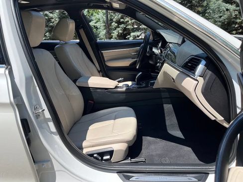 Used 2018 BMW 340i xDrive Sedan w/ Premium Package AWD/4WD image 38