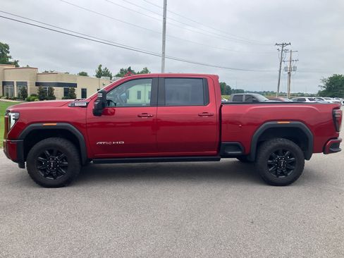 Used 2024 GMC Sierra 2500 AT4 w/ Technology Package AWD/4WD image 4