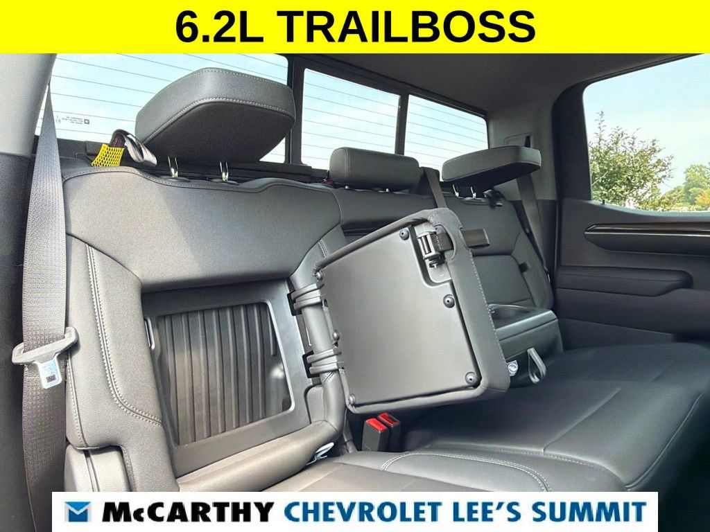 Used 2023 Chevrolet Silverado 1500 LT Trail Boss w/ Convenience Package II AWD/4WD image 36