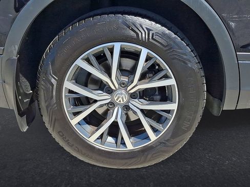Used 2019 Volkswagen Tiguan SE w/ Panoramic Sunroof Package FWD image 32