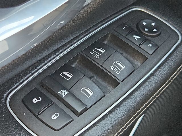 Used 2024 RAM 1500 Laramie AWD/4WD image 25