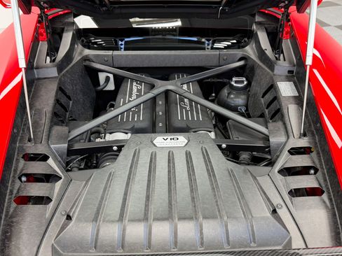 Used 2017 Lamborghini Huracan LP 580-2 RWD image 9