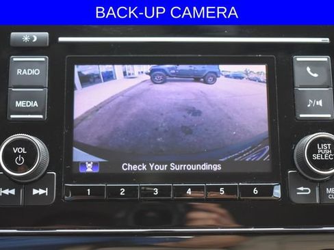 Used 2017 Honda CR-V LX image 4
