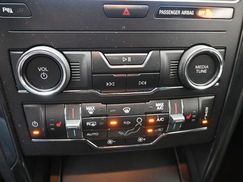 Certified 2019 Ford Explorer XLT w/ Equipment Group 202A image 27