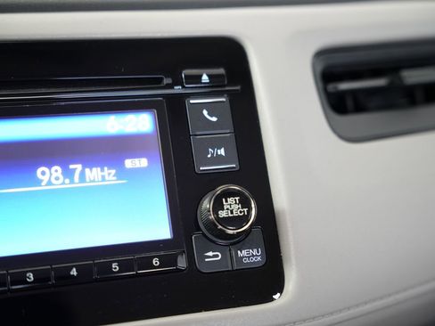 Used 2018 Honda HR-V LX image 23
