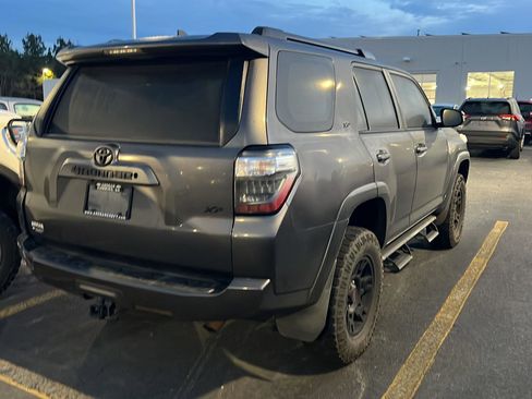 Used 2017 Toyota 4Runner SR5 image 8