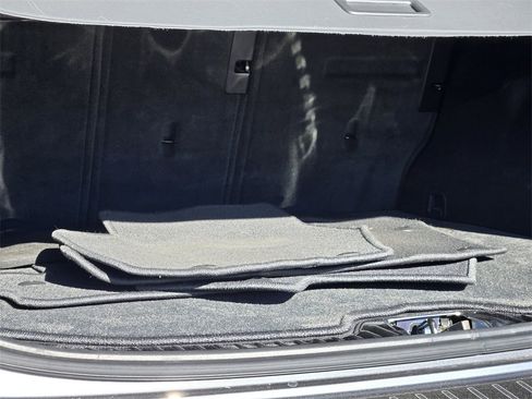 Used 2017 Volvo V60 T5 Cross Country Platinum image 32