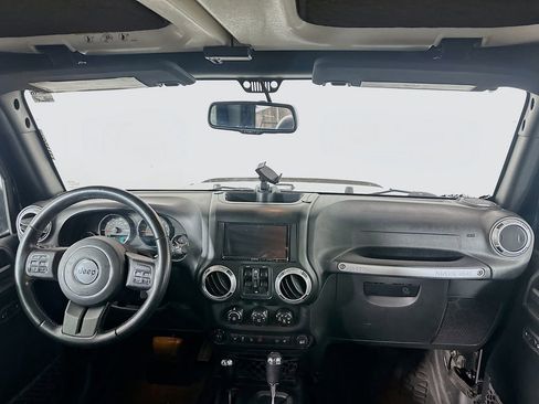 Used 2017 Jeep Wrangler Unlimited Sahara w/ Connectivity Group image 21