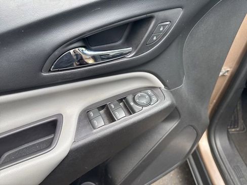 Used 2019 Chevrolet Equinox LS image 8