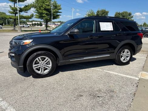 Used 2024 Ford Explorer XLT w/ Equipment Group 202A AWD/4WD image 15
