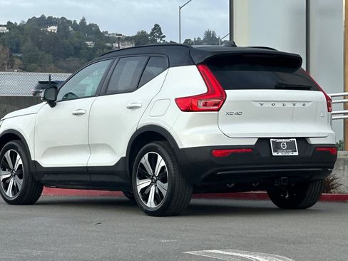 Certified 2023 Volvo XC40 Recharge Plus image 7