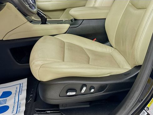 Used 2018 Cadillac XT5 Premium Luxury w/ Driver Assist Package FWD image 25