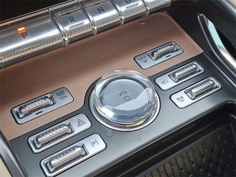 Certified 2024 Lincoln Nautilus Reserve image 15