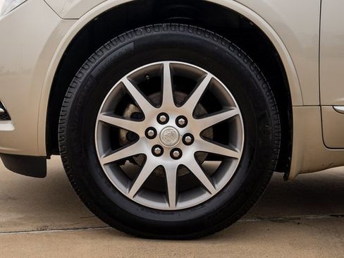 Used 2017 Buick Enclave Leather image 6