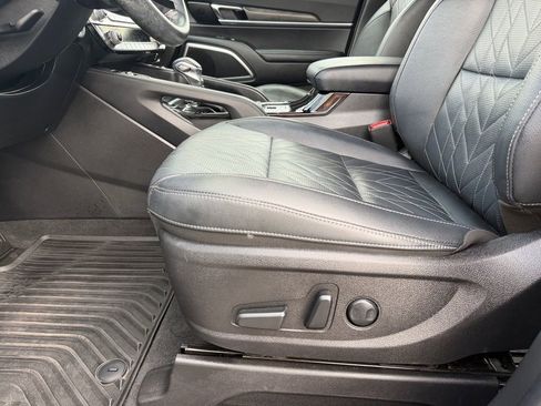 Used 2023 Kia Telluride EX X-Line image 11