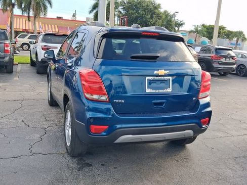 Used 2020 Chevrolet Trax LT w/ LT Convenience Package FWD image 3