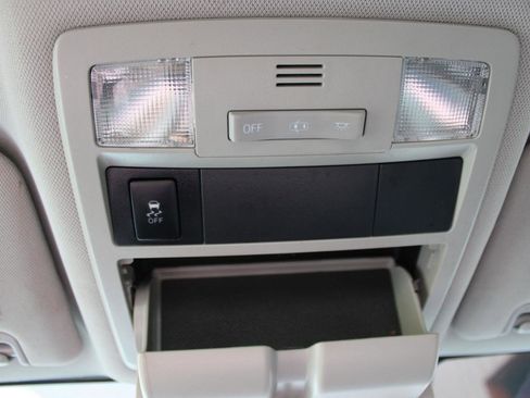 Used 2019 Toyota Tacoma SR image 32