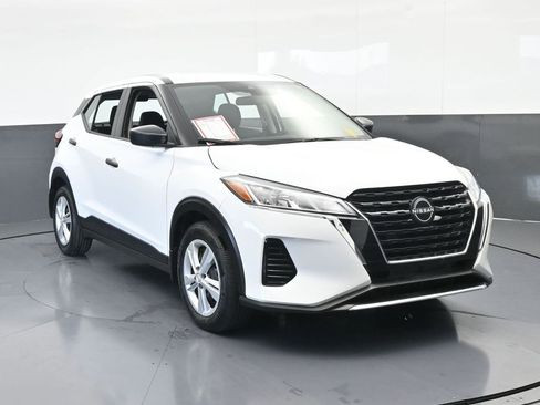 Used 2025 Nissan Kicks Play S image 9