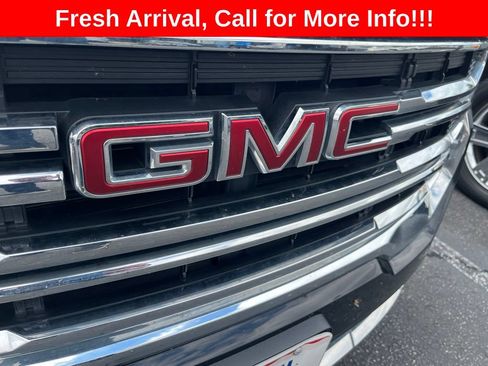 Used 2021 GMC Acadia SLT w/ Preferred Package FWD image 4
