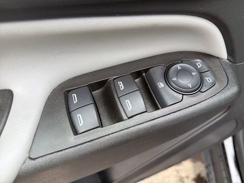 Used 2023 Chevrolet Equinox LT w/ LPO, Floor Liner Package FWD image 20