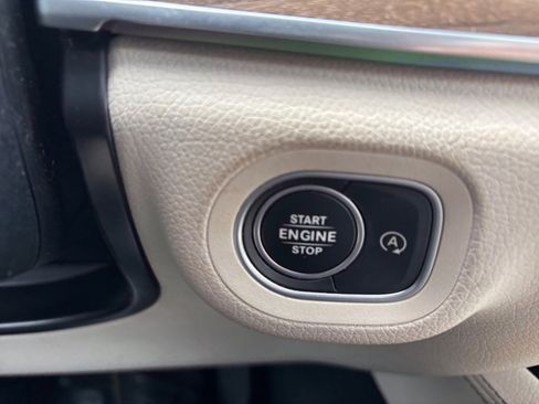 Used 2021 Mercedes-Benz GLS 450 4MATIC image 23