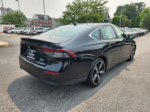 Used 2024 Honda Accord Sport image 4