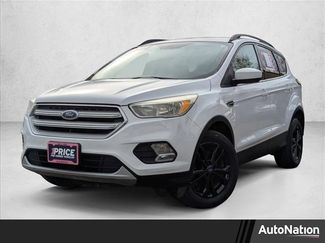 Used 2018 Ford Escape SE video 1