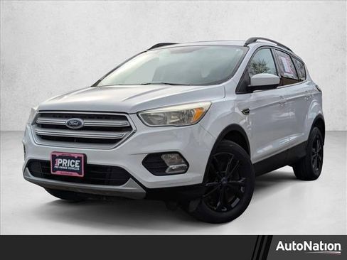 Used 2018 Ford Escape SE image 1