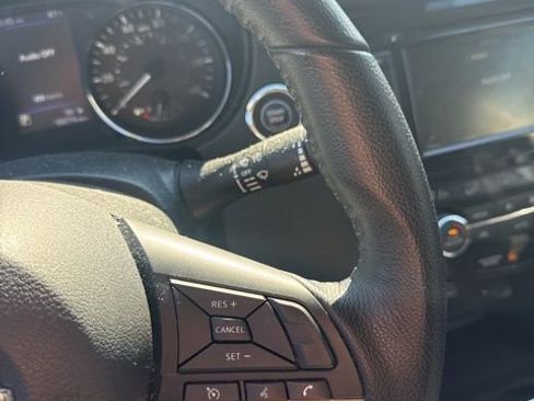 Used 2020 Nissan Rogue SV AWD/4WD image 17