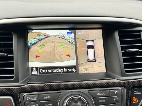 Used 2020 Nissan Pathfinder SL image 26