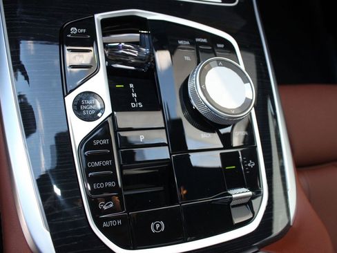 New 2026 BMW X7 M60i image 18