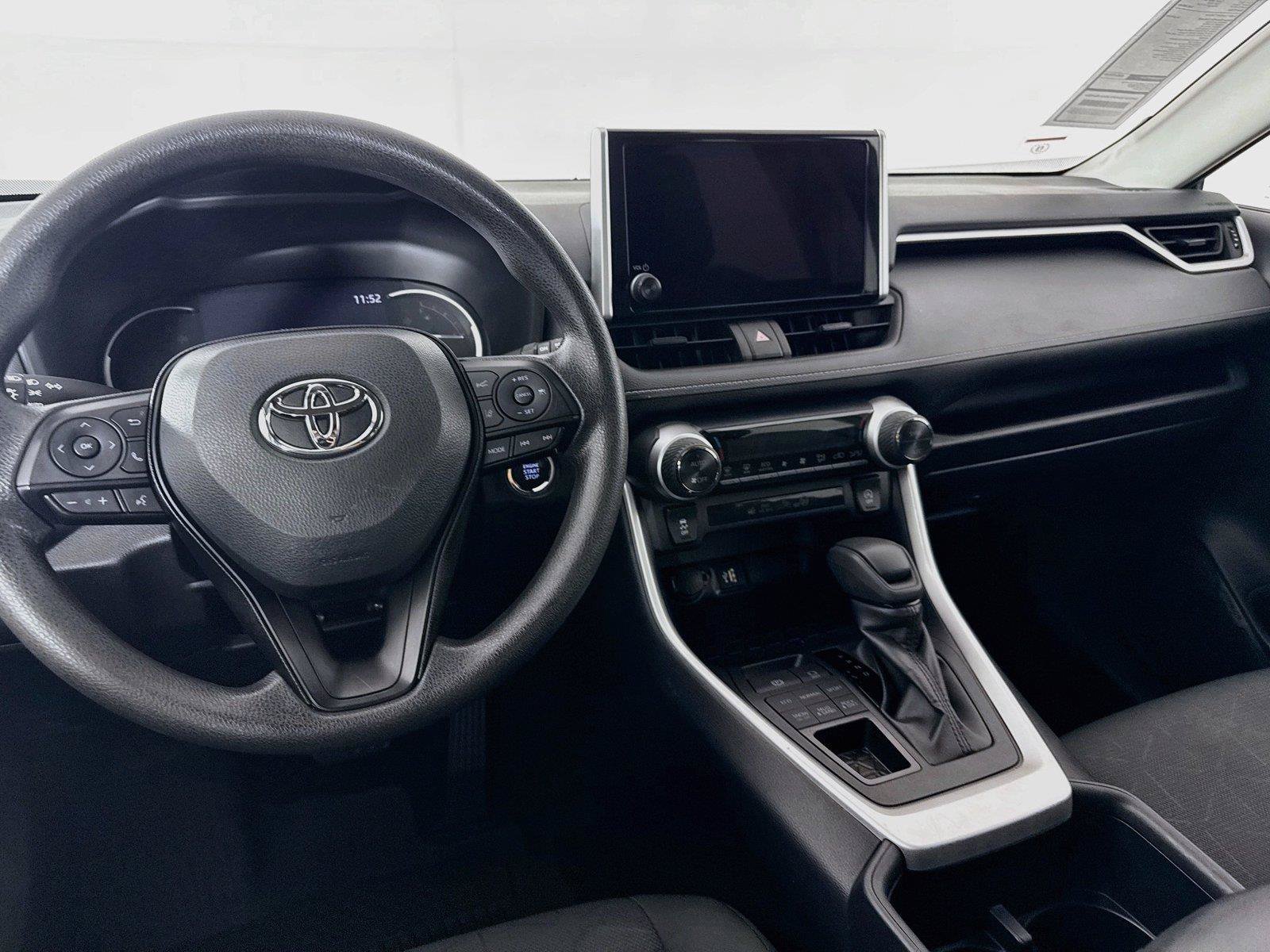 Certified 2025 Toyota RAV4 XLE AWD/4WD image 30