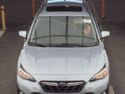 Used 2022 Subaru Crosstrek 2.0i Premium w/ Moonroof Package image 2
