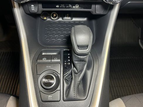 Certified 2025 Toyota RAV4 XLE AWD/4WD image 11