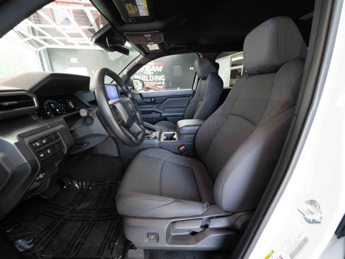 Used 2024 Toyota Tacoma SR5 image 9