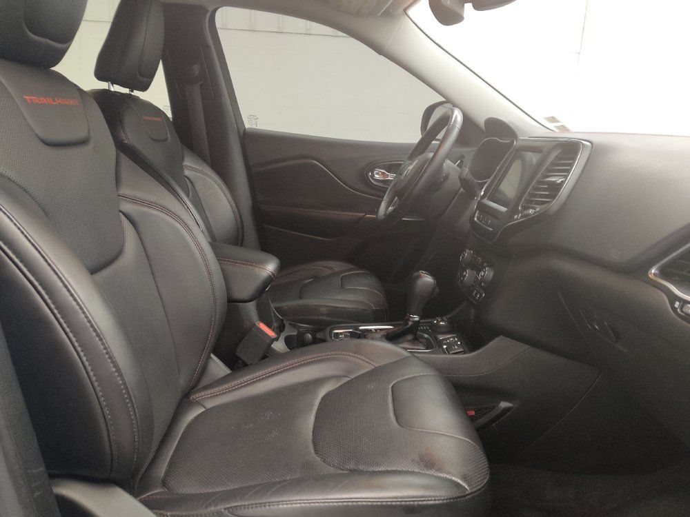 Used 2019 Jeep Cherokee Trailhawk AWD/4WD image 21