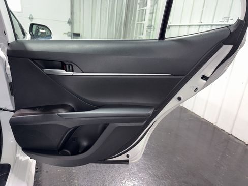 Used 2024 Toyota Camry SE FWD image 13