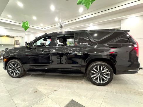 Used 2023 Cadillac Escalade ESV Sport image 4