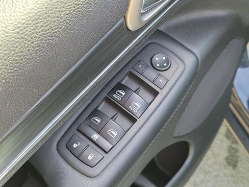 Used 2019 Jeep Grand Cherokee Limited AWD/4WD image 22