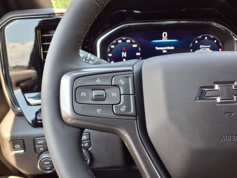 New 2025 Chevrolet Silverado 2500 ZR2 w/ Technology Package image 31