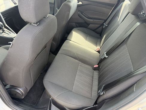 Used 2017 Ford Focus SE FWD image 12