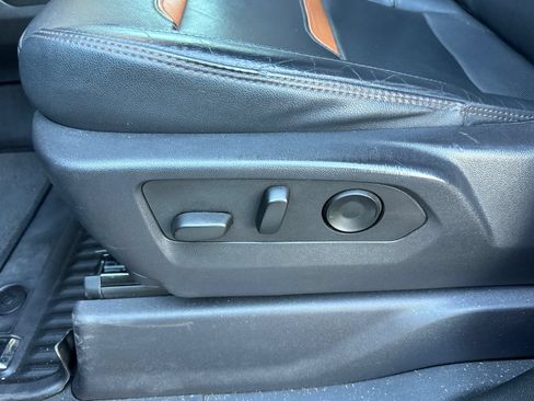Used 2024 GMC Sierra 1500 AT4 w/ Technology Package AWD/4WD image 13